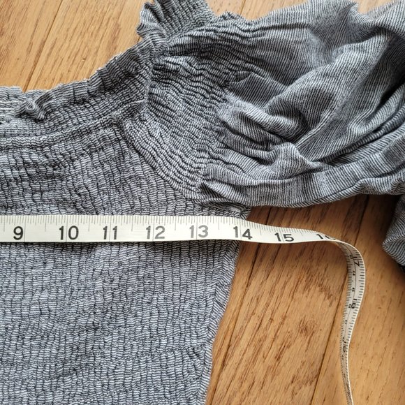 Storia Floral Smocked Off the Shoulder Top Sleeves M - Picture 9 of 10